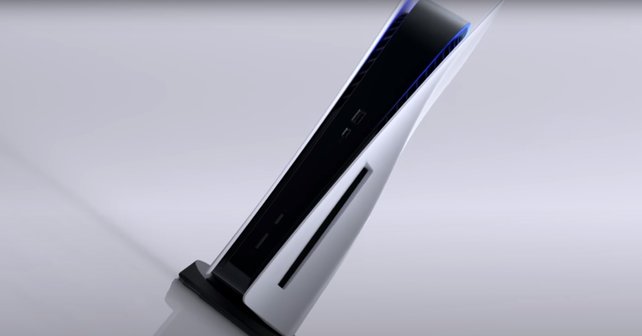 Die Standard-Edition der PS5 hat nicht nur die Anschlüsse, sondern auch das Blu-Ray-Laufwerk auf der Frontseite.