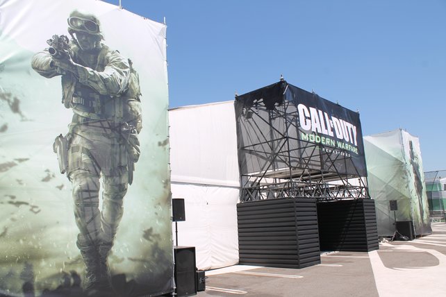 In klimatisierten Zelten konnten die Mehrspielermodi von Call of Duty - Infinite Warfare und Call of Duty - Modern Warfare Remastered angespielt werden.