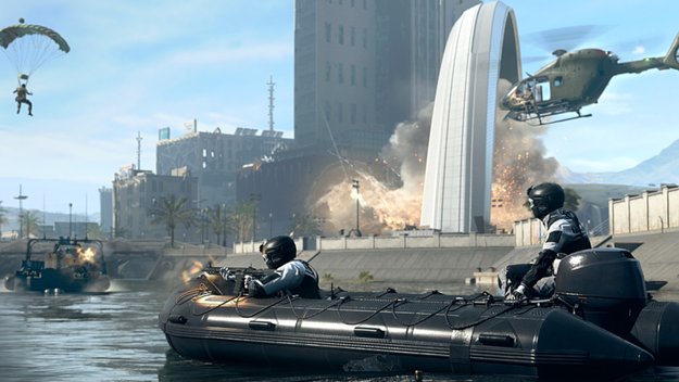 Eigentlich gehören die Boote in Warzone 2.0 auf das Wasser. (Bild: Activision)
