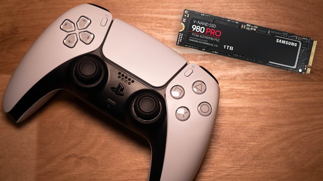 PS5-Spieler können dank eines Otto-Bundles gerade massiv sparen. (Bild: spieletipps / Samsung)
