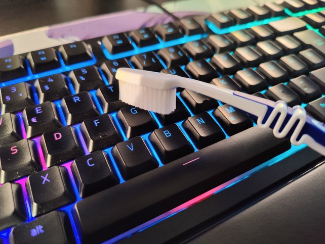 Das sind die besten Methoden, wie ihr eure Tastatur reinigen könnt.