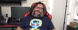 Erstes YouTube-Video des Schauspielers bietet eine Überraschung Erstes YouTube-Video des Schauspielers bietet eine Überraschung