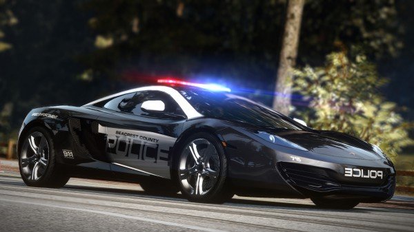 Ihr dürft diesmal auch in Polizeiautos einsteigen, aber in der Wii-Version nicht im Karriere-Modus.