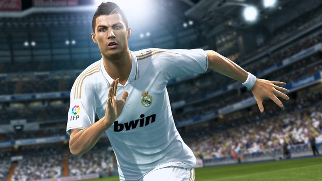 Superstar Cristiano Ronaldo ist in PES 2013 ähnlich dribbel- und schussstark wie in echt.