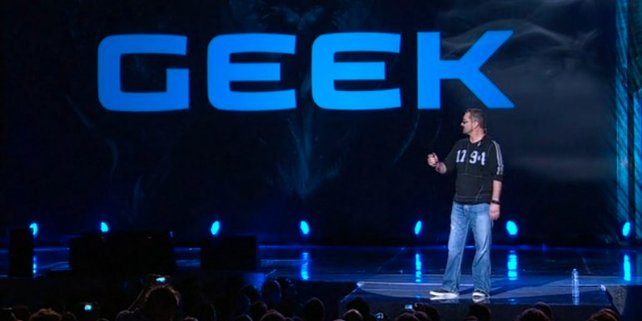 Blizzard-Spaßvogel Chris Metzen mit seinem Vortrag über Geeks.
