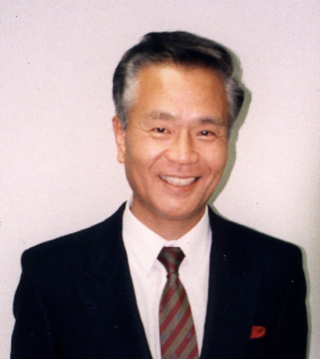 Gunpei Yokoi (1941-1997) leitet die Arbeit am ersten Metroid-Spiel. Elf Jahre später stirbt er bei einem Autounfall.