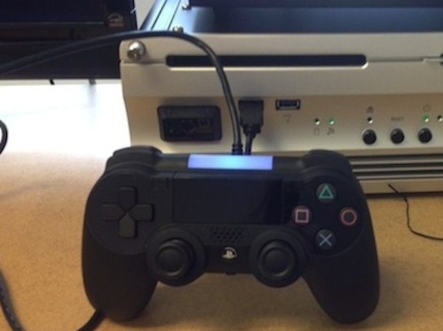 Der mögliche Prototyp des neuen Playstation-Controller mit Touchscreen.