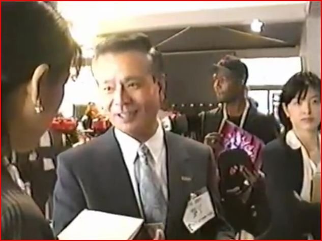 Gunpei Yokoi gilt als bescheidener Mann. In freundlichem Ton erklärt er den Virtual Boy.