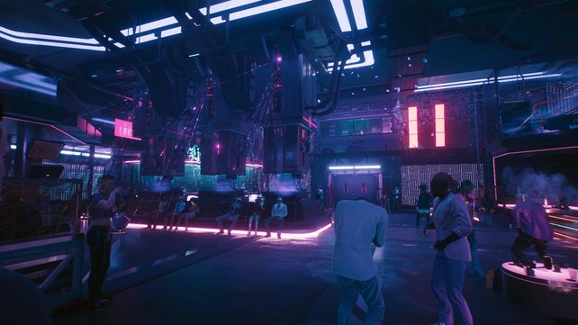 Grafischer Augenschmaus: Night City ist auf der PS5 eine Welt, die nur so vor Details, Licht und Atmosphäre strotzt.