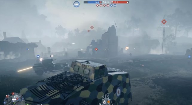 Schwerer Panzer im Gefecht.